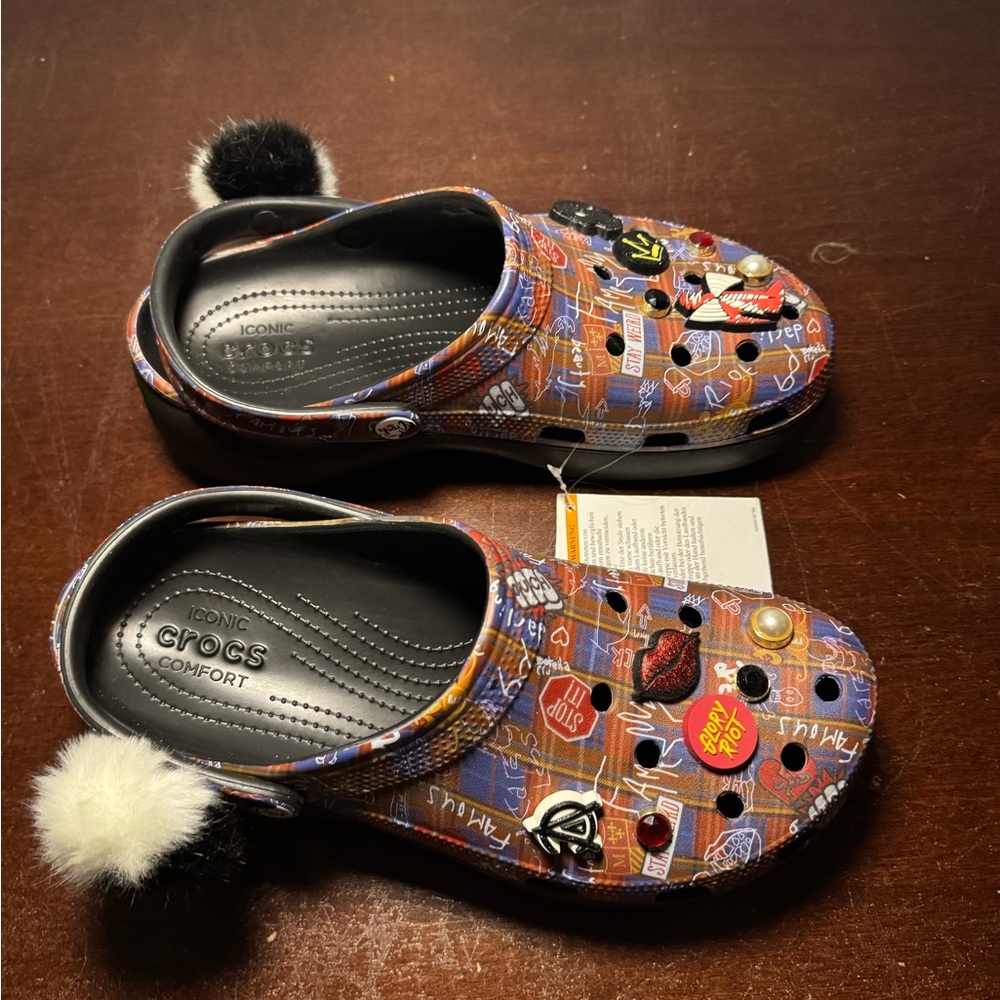 Disney Cruella De Ville Platform Crocs Women’s 11